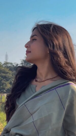 Jhalak Verma Instagram - Self Respect se kabhi sauda nahi !!
.
.
#jhalaksoni #ownvoice #explorepage #hindiquotes #reelsinstagram