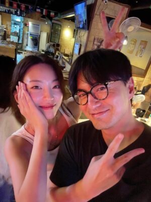 Ji Su-yeon Instagram - 그동안 <에스콰이어> 를 사랑해주신 시청자 여러분 진심으로 감사했습니다❤️
연아로 만날 수 있어서 행복했어요 :)
해쉬랑 행복하게 살게요!
(석훈아 미안해..)