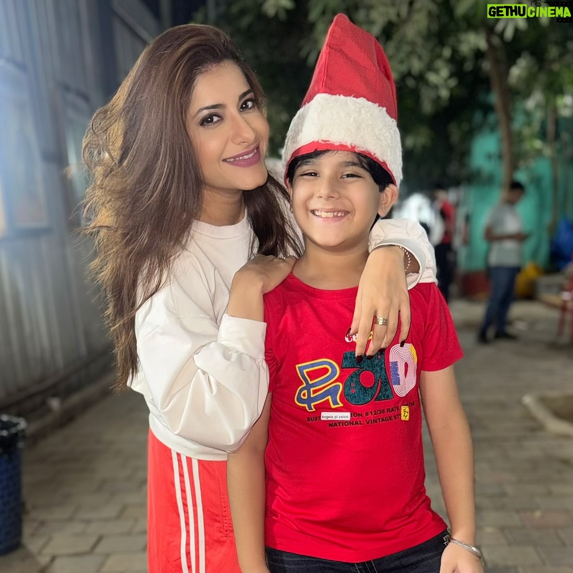 Jia Mustafa - 6K Likes - Merry Christmas 🎅🏻🎄

📸 @narengajara
