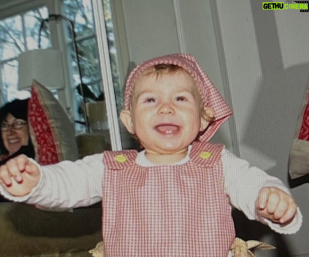Jill Johnson - 8.6K Likes - Mitt hjärta och världens finaste tjej och dotter fyller år idag. Grattis vår solstråle på din dag, 21 år🎈 Time sure flies.😍🎈