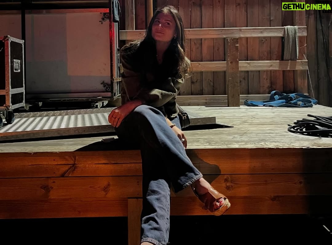Jill Johnson - 8.6K Likes - Mitt hjärta och världens finaste tjej och dotter fyller år idag. Grattis vår solstråle på din dag, 21 år🎈 Time sure flies.😍🎈
