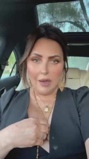 Jillian Warry Barberie Instagram - Waiting on my girl @heatherlocklear so we can do our first live podcast in 2026 with @mel.one call us 515-800-3933 7-9 pm