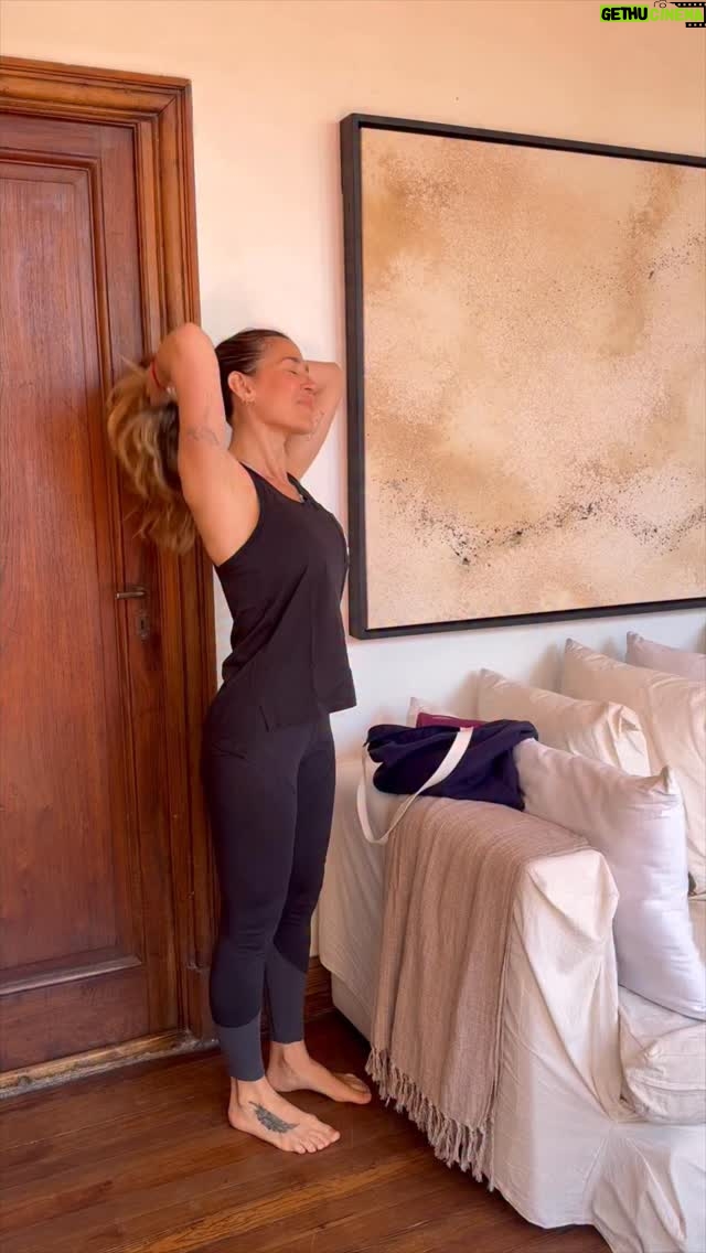 Jimena Barón - 68.8K Likes - Arranque Yoga con mi hermana y si o si necesitaba la ayuda de mi gran aliado 🫂💙 @rexona.arg All Body Deo

#RexonaNoTeAbandona
#RexonaAllBodyDeo
#ChauOlor

Actúa de maloliente : @isabaronok