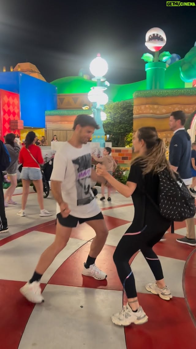 Jimena Barón - 402.5K Likes - Cuando llegas al universo del juego al que jugabas cuando eras chiquito.

Años 90s arriba las manos 🙋🏼‍♀️🙋🏼‍♂️

@aunpasodelamagia