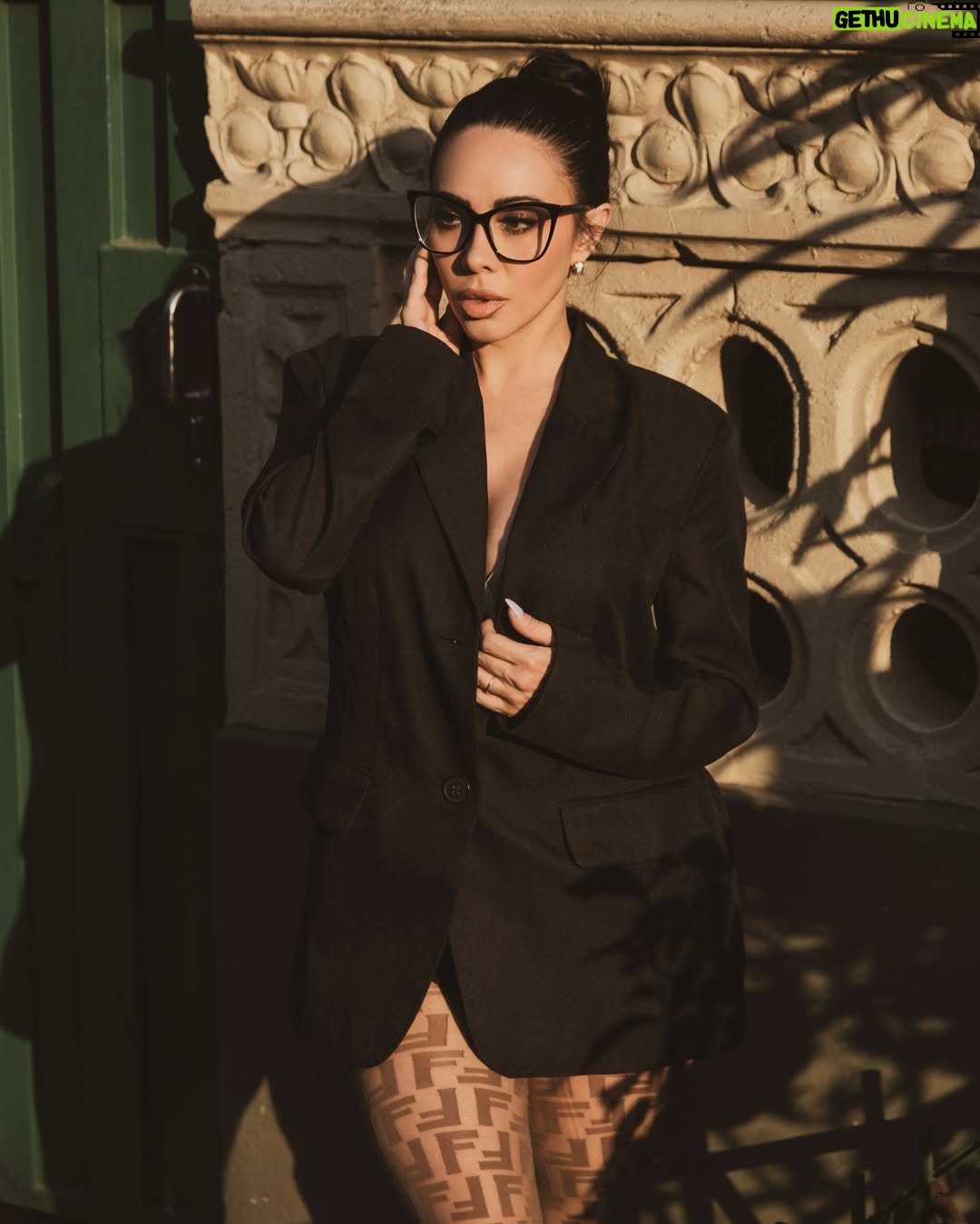 Jimena Sánchez - 3 Likes - 🖤 Happy week! Let’s make it a great one.🖤