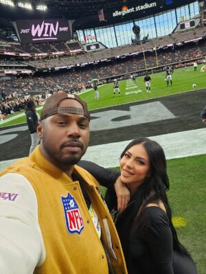 Jimena Sánchez Instagram - A dose of Vegas!
I ♡ you @raiders