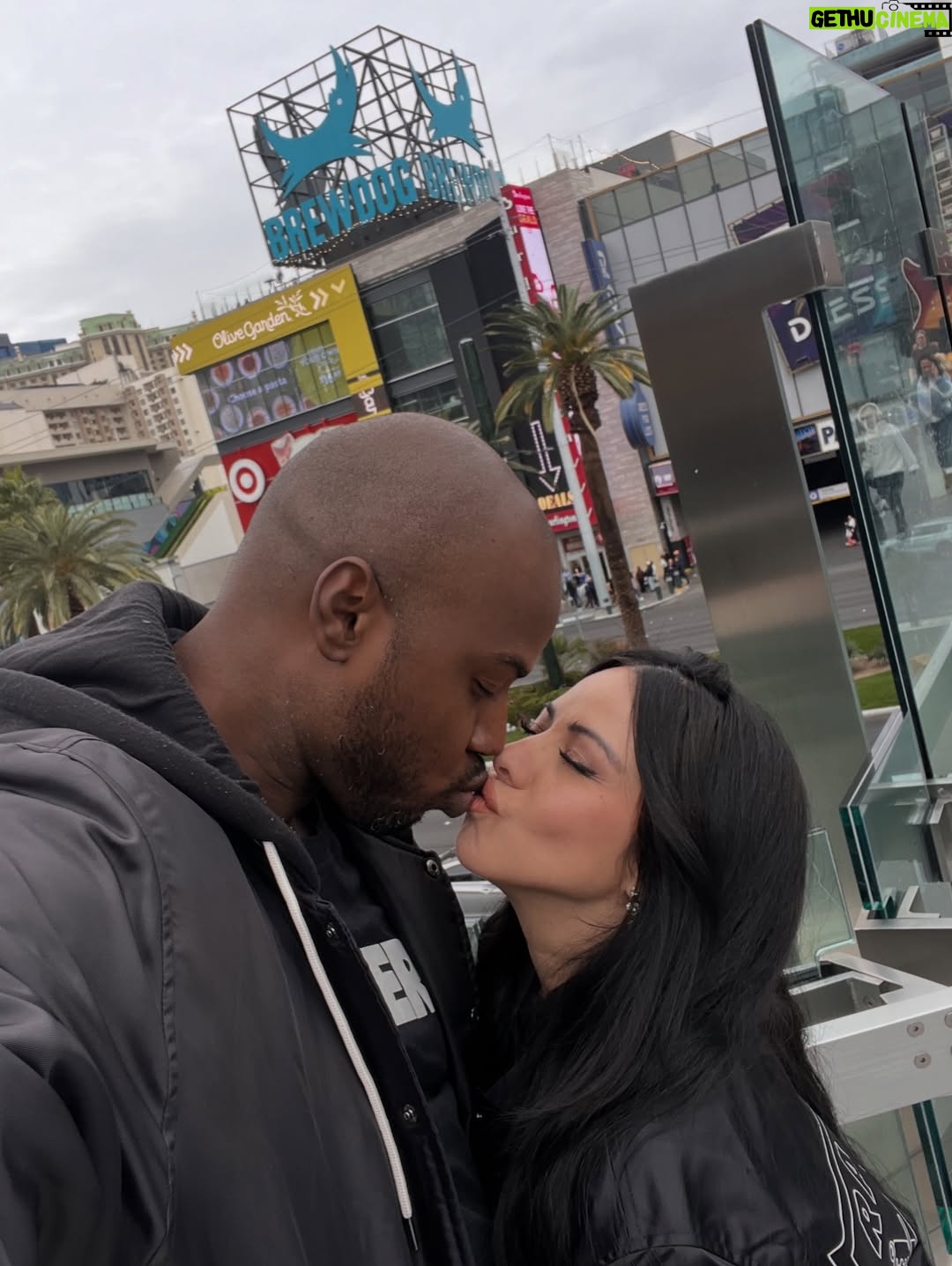 Jimena Sánchez - 3 Likes - A dose of Vegas!
I ♡ you @raiders