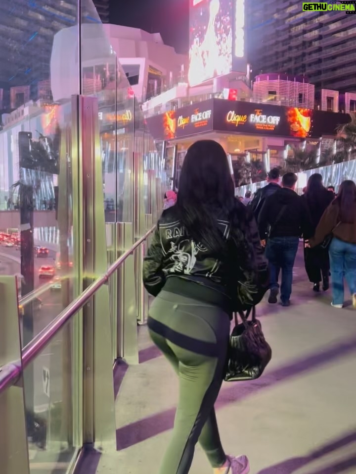 Jimena Sánchez - 3 Likes - A dose of Vegas!
I ♡ you @raiders