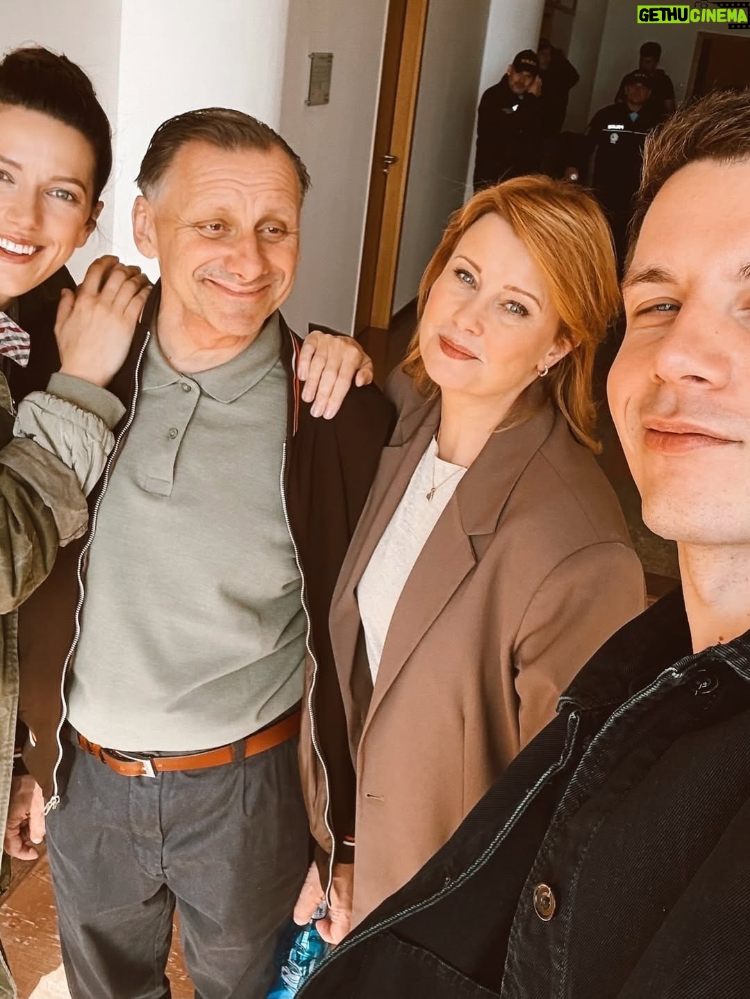 Jitka Schneiderová - 2.6K Likes - Zachyceno po poslední klapce s Radkem 🤍 … MÍSTO ZLOČINU ZLÍN 💥 Bylo to intenzivní, hezký i náročný a naštěstí v báječný partě s Radkem Holubem, @andreamohylova a @dan.krejcik ! Splnilo se mi přání zahrát si operativkyni a projela horem dolem krásný zlínský kraj. Díky všem a klobouček! Od  5.ledna nás uvidíte na @ceskatelevize  P.S. nejlepší maskérna ever, děkujeme Jana Bílková a @hanickasimova 🫶🏻 home