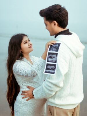 Jiya Khan Instagram - Just say Allahumma barik🤲🏻

This is a beautiful new phase of our life, and our hearts are so full of happiness. What began as a surprise has turned into our greatest blessing, filling us with love and gratitude. Each day feels more special as we imagine what’s ahead. We can’t wait to welcome this little one and step into this new chapter together.🤍
Keep us in your prayers✨

📸✍️- @shaikh_sahil_yf.79