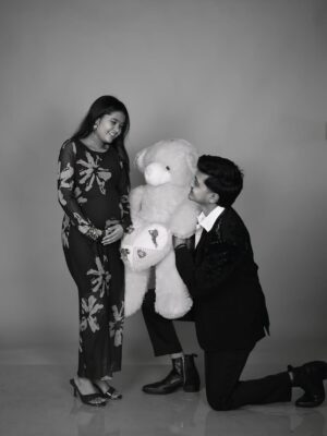 Jiya Khan Instagram - Guess whether it will be a boy or a girl? 🤍