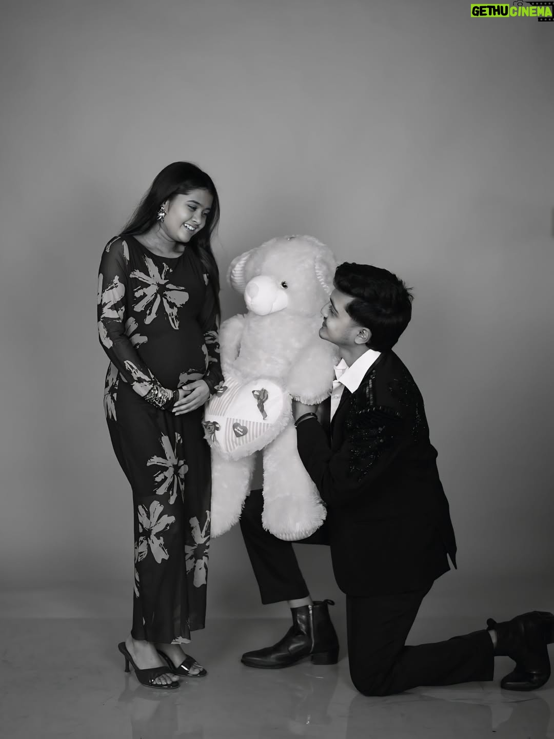 Jiya Khan - 87.5K Likes - Guess whether it will be a boy or a girl? 🤍