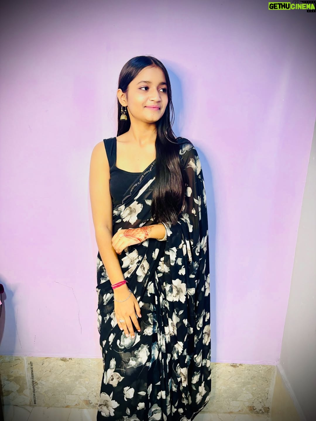 Jiya Rajput - 10.6K Likes - Black saree🖤🫠
@_jiiiyaaa__rajputt @rajputt_jiyaa 
 .
 .
 .
 .
#viralpost❤️ #viral #comment #share #trending #blackee #reelitfeelit❤️❤️ #nonazar🧿 #like #support #instagrow 

Kesi lag rhi hu 💕🫠