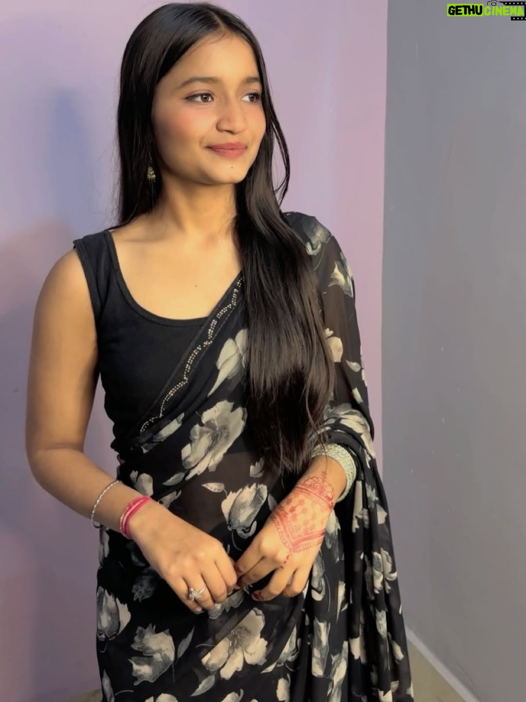 Jiya Rajput - 10.6K Likes - Black saree🖤🫠
@_jiiiyaaa__rajputt @rajputt_jiyaa 
 .
 .
 .
 .
#viralpost❤️ #viral #comment #share #trending #blackee #reelitfeelit❤️❤️ #nonazar🧿 #like #support #instagrow 

Kesi lag rhi hu 💕🫠
