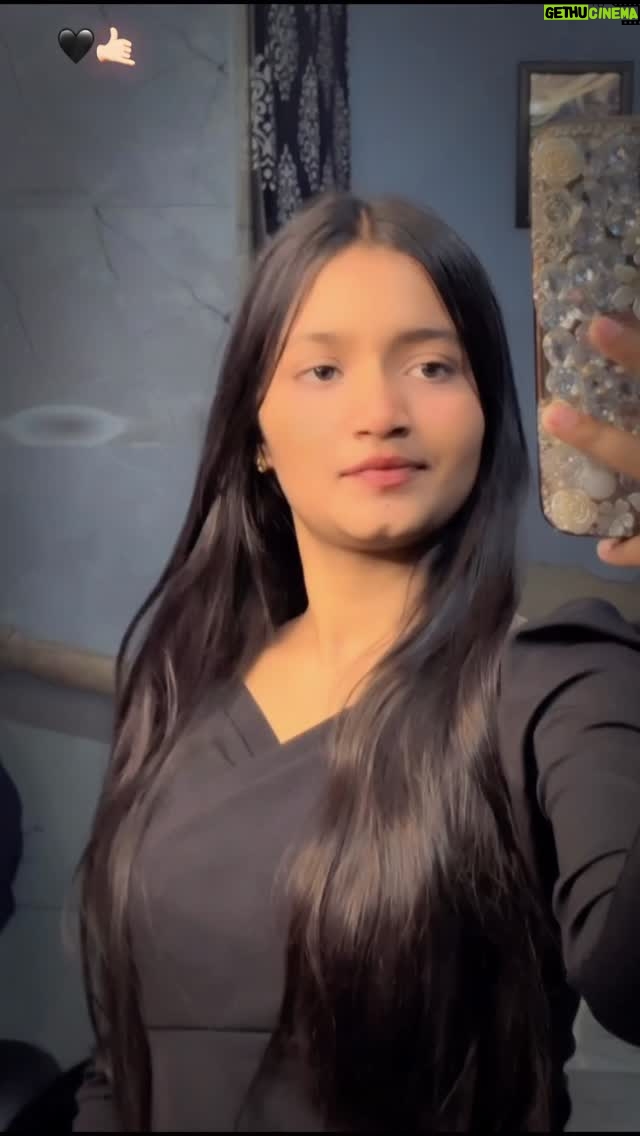 Jiya Rajput - 6.3K Likes - Har kisi n acha lagu🖤🤙🏻
@_jiiiyaaa__rajputt