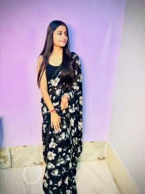 Jiya Rajput Instagram - Black saree🖤🫠
@_jiiiyaaa__rajputt @rajputt_jiyaa
.
.
.
.
#viralpost❤️ #viral #comment #share #trending #blackee #reelitfeelit❤️❤️ #nonazar🧿 #like #support #instagrow
Kesi lag rhi hu 💕🫠