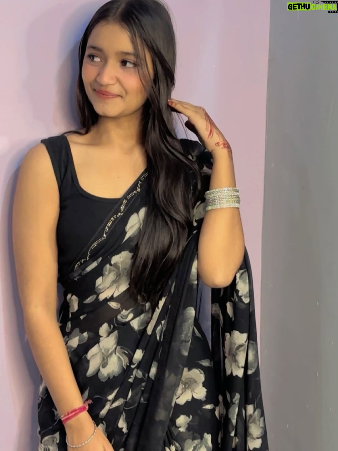 Jiya Rajput - 10.6K Likes - Black saree🖤🫠
@_jiiiyaaa__rajputt @rajputt_jiyaa 
 .
 .
 .
 .
#viralpost❤️ #viral #comment #share #trending #blackee #reelitfeelit❤️❤️ #nonazar🧿 #like #support #instagrow 

Kesi lag rhi hu 💕🫠
