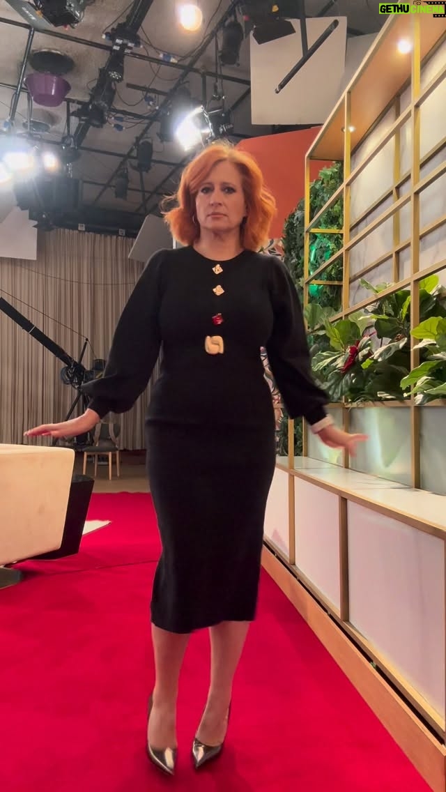 Joana Latino - 1.5K Likes - Digam lá se gostam deste styling da @saraavelar_ para a @szsenza com um cabelo da @ginadiasss e maquilhagem do @noel_avelar 
#fyp #gingerhairgirl #senza #passadeiravermelha