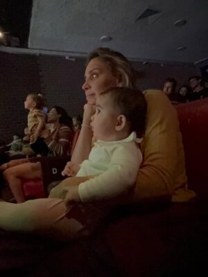 Joana Solnado Instagram - Isto foi há semanas mas foi hoje que aconteceu chegar até aqui. Nesse dia, seria o aniversário do avô Raúl, foi dia de comemorar a vida e a arte com a primeira ida ao teatro da Amora no Rio. ❤️