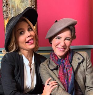 Joana Solnado Instagram - Vem Inês! 1960, Paris.
Com essa dupla maravilhosa @flaviaalessandra 

E com tantos profissionais incríveis que fazem de @etamundoomelhor o projetaço que é ❤️

@amoramautner 
Joao Paulo Jabur
Mayara Aguiar 
Lúcio Tavares
@lucianaflores 
@dadado77 
@daniciminelli 
@pedroramoa 

#etamundomelhor #redeglobo