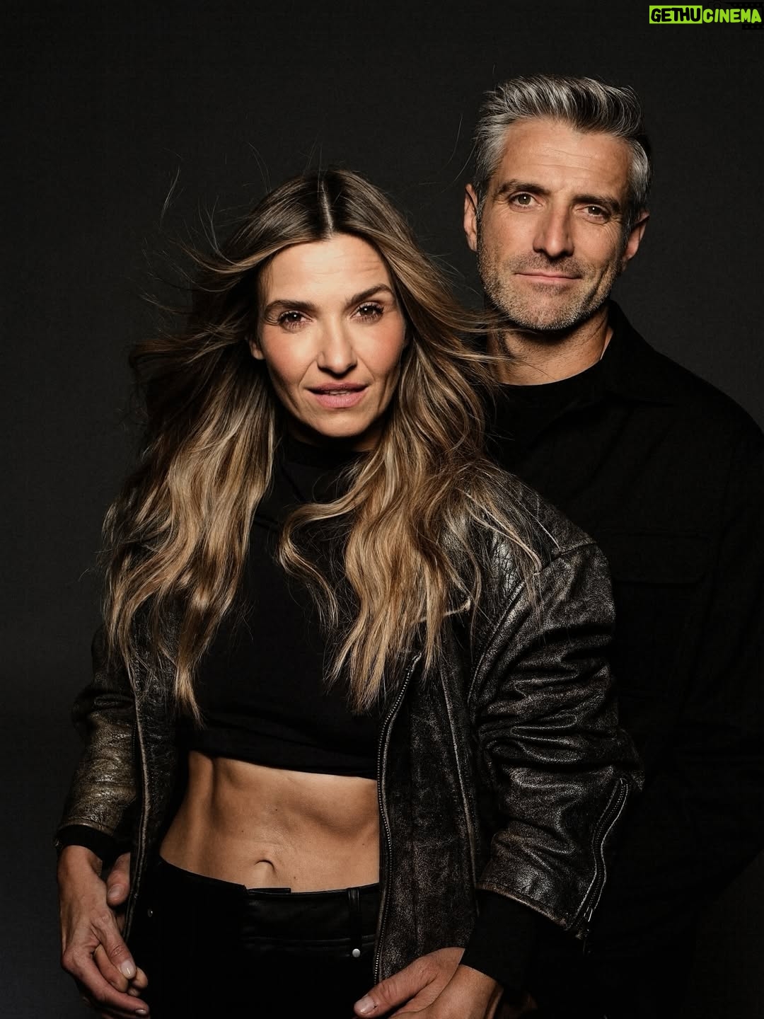Joanna Koroniewska - 142.1K Likes - Bez photoshopa. 
Bez poprawek. Piękne światło. Super fotograf. 
@martawojtal dzięki za 15 minutową sesję, która zostanie z nami na zawsze! 
Niestety wbrew panującym opiniom nie mamy zbyt dużo wspólnych zdjęć. 🙏😂📸❤️
Jakoś tak nam z nimi nie po drodze. A Wy? Macie dużo wspólnych ujęć? 
Która fota jest Wasza ulubioną?! Moja chyba 2!! 😂🤦‍♀️