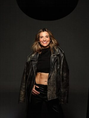 Joanna Koroniewska Instagram - Pytanie zasadnicze? Która fota najlepsza i które z nas jest tak naprawdę bardziej DOINWESTOWANE?😂🤔📸

Razem z @maciej_dowbor  dziękujemy @martawojtal za turbo szybką sesję! 🔥 Jesteś petardą! 🧨❤️🥰
Praca z Tobą to czysta przyjemność! 🥰😘👌