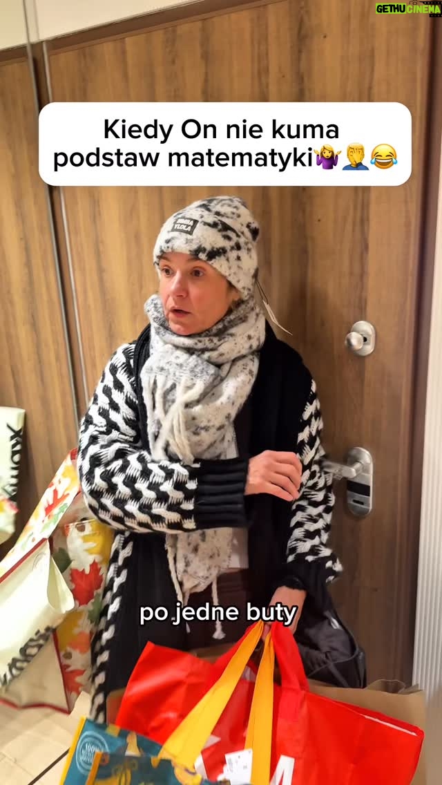 Joanna Koroniewska - 34.5K Likes - Czy wszyscy faceci są tak kiepscy z matmy?!🤷‍♀️😂 Nie rozumiem jak można nie rozumieć, że w niedzielę handlową wręcz trzeba buszować po sklepach?! Oczywiście robiąc przy tym mega interes. Królową przecen jestem ja! Jak podliczę ILE to ja zaoszczędziłam to od razu mi lepiej . 😂🤦‍♀️ Nie rozumiem dlaczego faceci NAS nie rozumieją..🤭😜