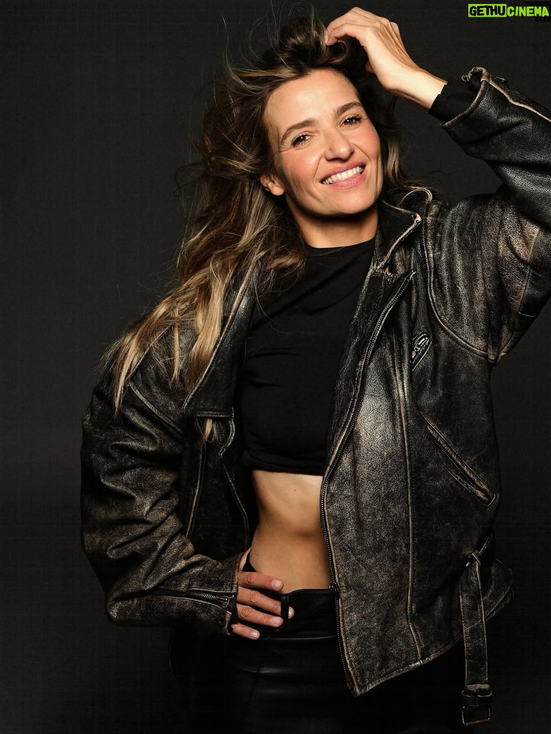 Joanna Koroniewska - 32.8K Likes - Pytanie zasadnicze? Która fota najlepsza i które z nas jest tak naprawdę bardziej DOINWESTOWANE?😂🤔📸

Razem z @maciej_dowbor  dziękujemy @martawojtal za turbo szybką sesję! 🔥 Jesteś petardą! 🧨❤️🥰
Praca z Tobą to czysta przyjemność! 🥰😘👌