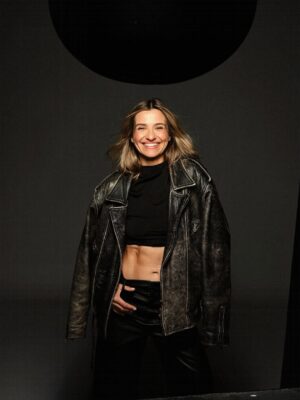 Joanna Koroniewska Instagram - Pytanie zasadnicze? Która fota najlepsza i które z nas jest tak naprawdę bardziej DOINWESTOWANE?😂🤔📸

Razem z @maciej_dowbor  dziękujemy @martawojtal za turbo szybką sesję! 🔥 Jesteś petardą! 🧨❤️🥰
Praca z Tobą to czysta przyjemność! 🥰😘👌