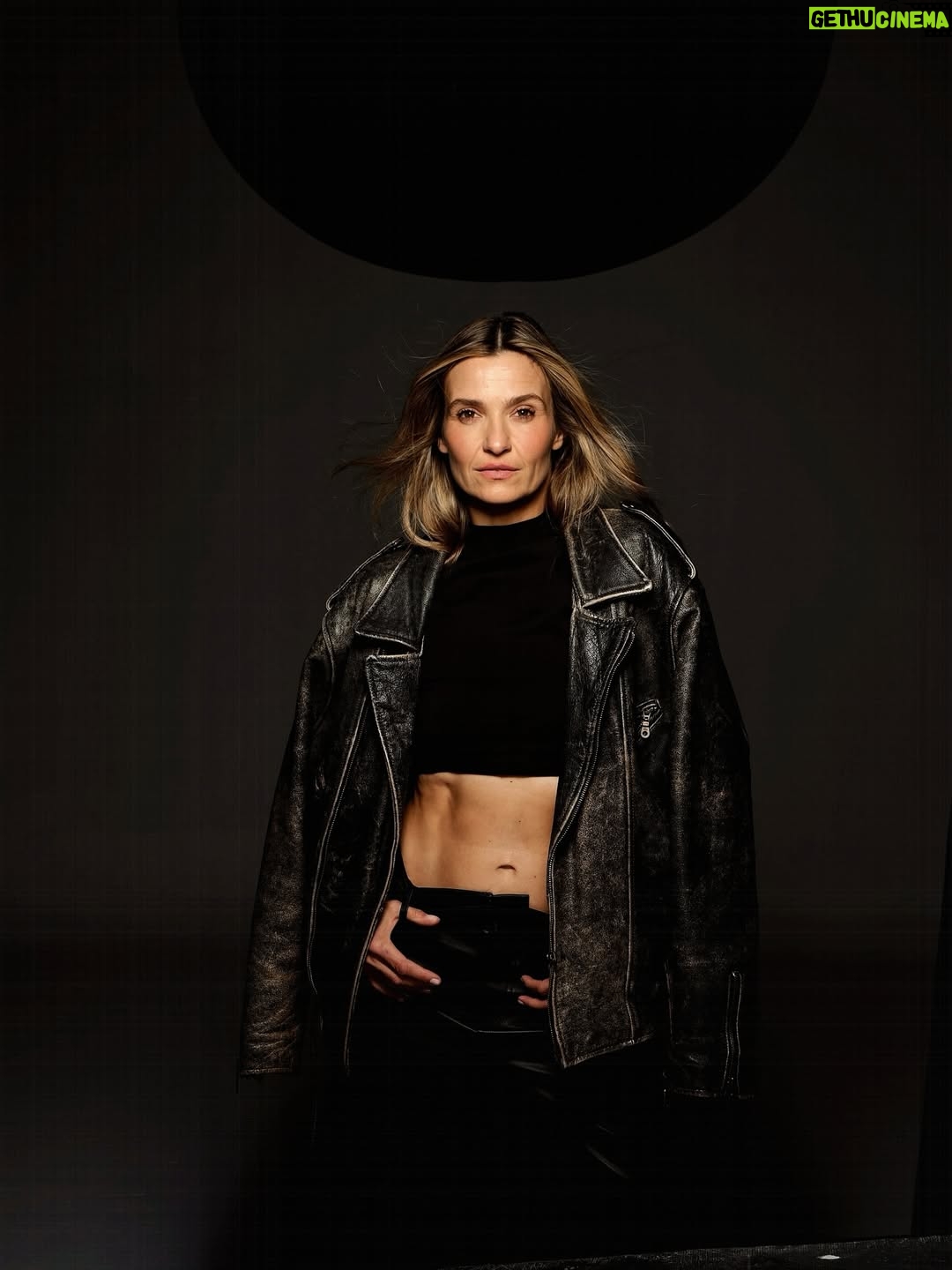 Joanna Koroniewska - 32.8K Likes - Pytanie zasadnicze? Która fota najlepsza i które z nas jest tak naprawdę bardziej DOINWESTOWANE?😂🤔📸

Razem z @maciej_dowbor  dziękujemy @martawojtal za turbo szybką sesję! 🔥 Jesteś petardą! 🧨❤️🥰
Praca z Tobą to czysta przyjemność! 🥰😘👌