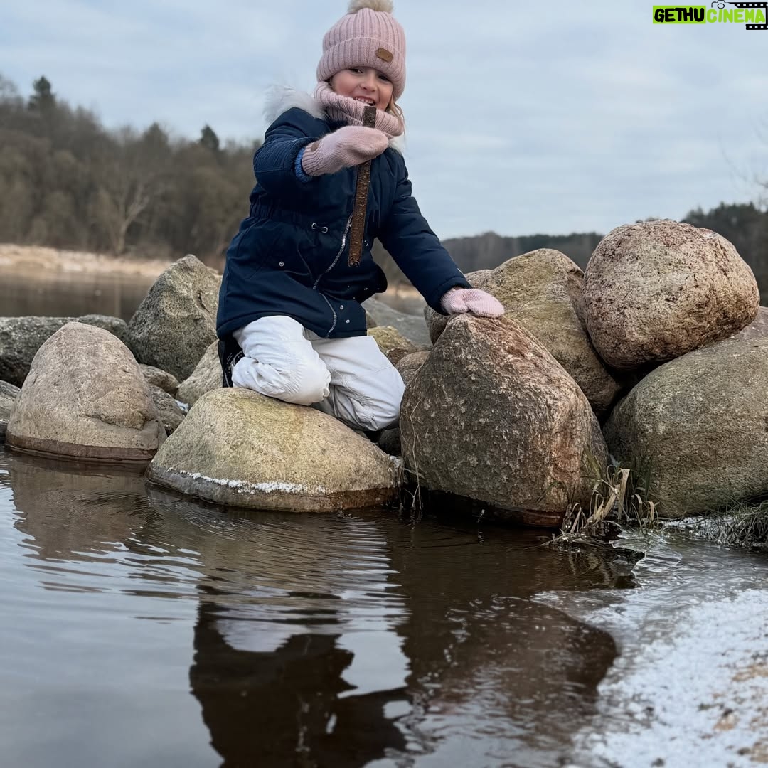 Joanna Moro - 574 Likes - Nawet zęby zmarzły 😁❄️
Ale serce ciepłe.
Spokojnych, prawdziwych Świąt – takich, które grzeją od środka 💙🎄