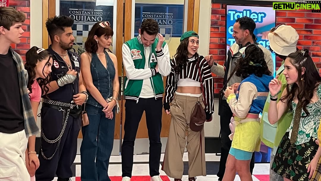 Jocelín Zuckerman - 156.2K Likes - Que fantasía poder regresar un ratito a La CQ✨💘 acá les dejo un poquito de lo lindoooooo que fue grabar el capítulo, me reencontré con personas maravillosas, me reí muchísimo, mucha nostalgiaaaaaaaa🥹❤️‍🩹 y se estrena hoy a las 7pm en @micanalcinco 🤘🏼 @pedrodepinedo