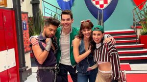 Jocelín Zuckerman Instagram - Que fantasía poder regresar un ratito a La CQ✨💘 acá les dejo un poquito de lo lindoooooo que fue grabar el capítulo, me reencontré con personas maravillosas, me reí muchísimo, mucha nostalgiaaaaaaaa🥹❤️🩹 y se estrena hoy a las 7pm en @micanalcinco 🤘🏼 @pedrodepinedo