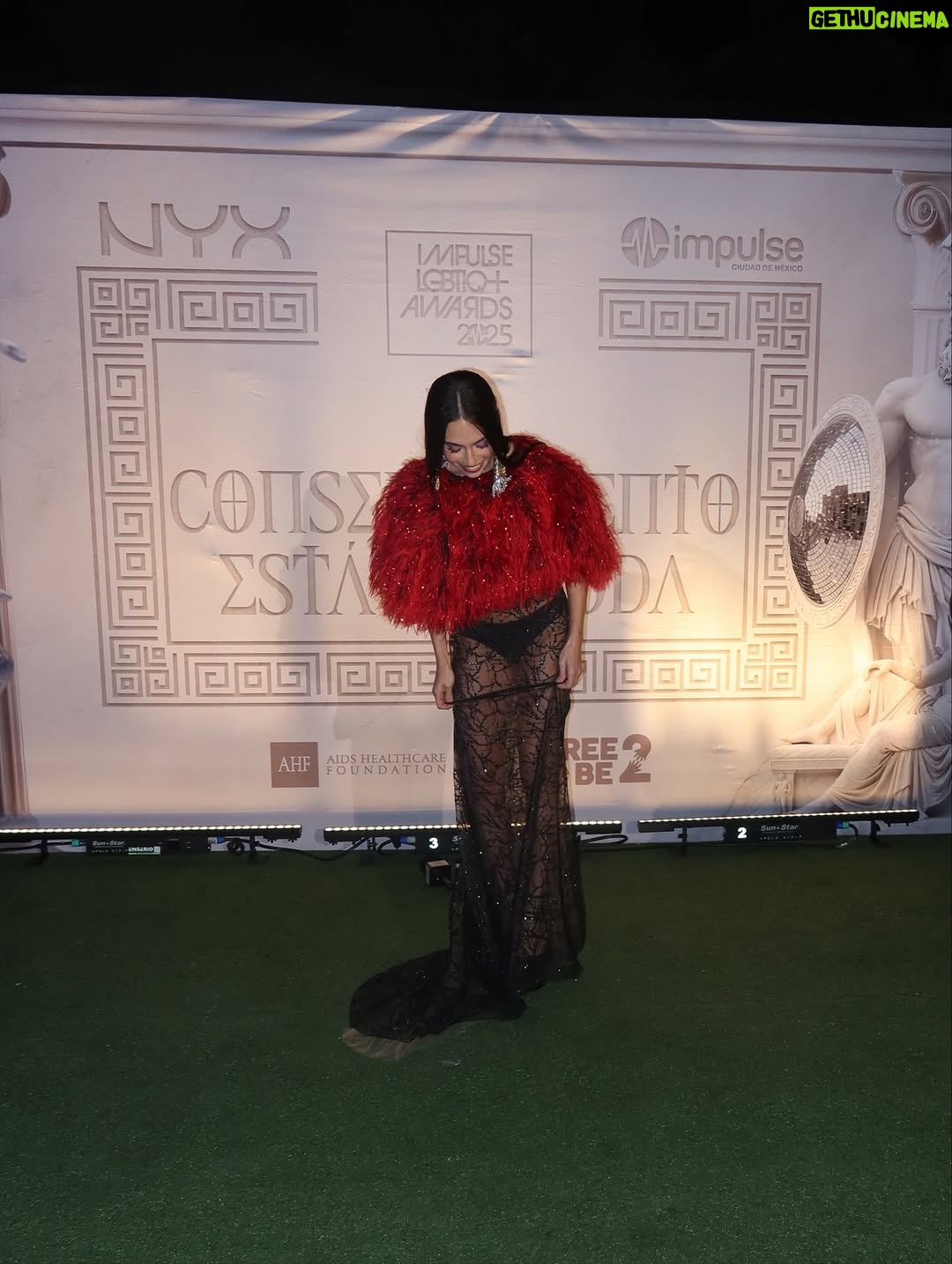 Jocelín Zuckerman - 14.8K Likes - Un año más conduciendo la alfombra de los @impulsecdmx LGBTTTIQ  Awards 2025 ✨ Que fantasía ser parte del arcoíris y de un espacio donde todes brillamos 🌈🏛️🪩💘
Stylist @stylingtatianapardo 
MUAH @alan.lc_ 
@opheliasr @alondra.arrinaga