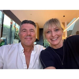 Johanna Griggs Instagram - Christmas 2025. Spent with the people we love most in the world (and a couple missing but coming in hot today). This years table theme was based purely around our beautiful Matriarch Leigh Griggs’s favourite colour - hot pink. Thank you to my beautiful husband @toddyhuggins and gorgeous sons @sweeetsy and @joesweet for helping me get the house and table Christmas ready. And to the incredible artist Anita from @hillsflowermarket who works with me every year to help bring our table to life with the must beautiful blooms - thank you. 🙏🏼. I hope everyone had a wonderful and safe day yesterday. ❤️❤️❤️🎅🎄🤶