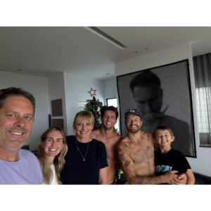 Johanna Griggs Instagram - Christmas 2025. Spent with the people we love most in the world (and a couple missing but coming in hot today). This years table theme was based purely around our beautiful Matriarch Leigh Griggs’s favourite colour - hot pink. Thank you to my beautiful husband @toddyhuggins and gorgeous sons @sweeetsy and @joesweet for helping me get the house and table Christmas ready. And to the incredible artist Anita from @hillsflowermarket who works with me every year to help bring our table to life with the must beautiful blooms - thank you. 🙏🏼. I hope everyone had a wonderful and safe day yesterday. ❤️❤️❤️🎅🎄🤶