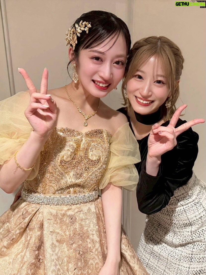 Jonishi Rei - 6.6K Likes - ⠀
ちっひーさん卒コンにゲストとして
出演させていただきました！
ちっひーさん呼んでくださりありがとうございました🐯
⠀
⠀
ちっひーさんは優しくて、どんなボケをしても笑って突っ込んでくださり、ダンスも歌も上手で、尊敬する先輩でもあり
私にとって第二のお姉ちゃんのような存在でした👩🏻
⠀
大好きなちっひーさんの卒業を一緒にお祝いできて
嬉しいです🐯
大大大好きです🐯🐯💛

ドレス姿綺麗すぎました😭✨✨✨✨
13年間本当にお疲れさまです！！！

ありがとうございました🐯

-------

大好きな先輩方、メンバーとも会えて
楽屋も賑やかで
楽しすぎました😸