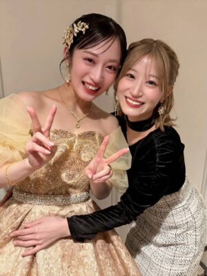 Jonishi Rei Instagram - ⠀
ちっひーさん卒コンにゲストとして
出演させていただきました！
ちっひーさん呼んでくださりありがとうございました🐯
⠀
⠀
ちっひーさんは優しくて、どんなボケをしても笑って突っ込んでくださり、ダンスも歌も上手で、尊敬する先輩でもあり
私にとって第二のお姉ちゃんのような存在でした👩🏻
⠀
大好きなちっひーさんの卒業を一緒にお祝いできて
嬉しいです🐯
大大大好きです🐯🐯💛

ドレス姿綺麗すぎました😭✨✨✨✨
13年間本当にお疲れさまです！！！

ありがとうございました🐯

-------

大好きな先輩方、メンバーとも会えて
楽屋も賑やかで
楽しすぎました😸