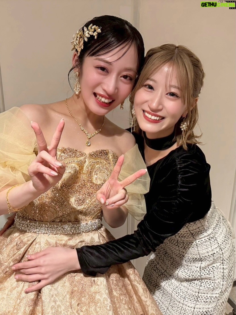 Jonishi Rei - 6.6K Likes - ⠀
ちっひーさん卒コンにゲストとして
出演させていただきました！
ちっひーさん呼んでくださりありがとうございました🐯
⠀
⠀
ちっひーさんは優しくて、どんなボケをしても笑って突っ込んでくださり、ダンスも歌も上手で、尊敬する先輩でもあり
私にとって第二のお姉ちゃんのような存在でした👩🏻
⠀
大好きなちっひーさんの卒業を一緒にお祝いできて
嬉しいです🐯
大大大好きです🐯🐯💛

ドレス姿綺麗すぎました😭✨✨✨✨
13年間本当にお疲れさまです！！！

ありがとうございました🐯

-------

大好きな先輩方、メンバーとも会えて
楽屋も賑やかで
楽しすぎました😸