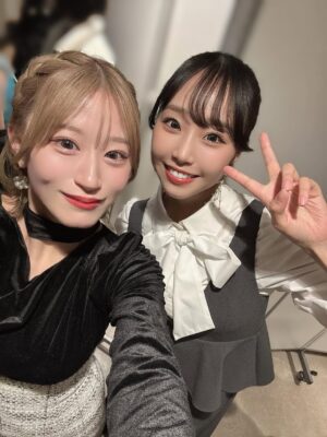 Jonishi Rei Instagram - ⠀
ちっひーさん卒コンにゲストとして
出演させていただきました！
ちっひーさん呼んでくださりありがとうございました🐯
⠀
⠀
ちっひーさんは優しくて、どんなボケをしても笑って突っ込んでくださり、ダンスも歌も上手で、尊敬する先輩でもあり
私にとって第二のお姉ちゃんのような存在でした👩🏻
⠀
大好きなちっひーさんの卒業を一緒にお祝いできて
嬉しいです🐯
大大大好きです🐯🐯💛

ドレス姿綺麗すぎました😭✨✨✨✨
13年間本当にお疲れさまです！！！

ありがとうございました🐯

-------

大好きな先輩方、メンバーとも会えて
楽屋も賑やかで
楽しすぎました😸