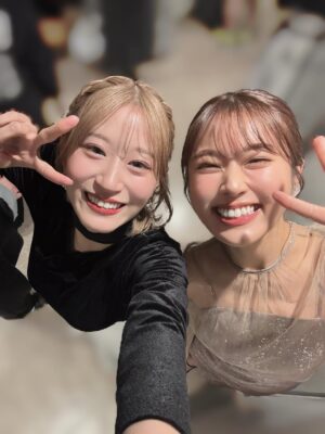 Jonishi Rei Instagram - ⠀
ちっひーさん卒コンにゲストとして
出演させていただきました！
ちっひーさん呼んでくださりありがとうございました🐯
⠀
⠀
ちっひーさんは優しくて、どんなボケをしても笑って突っ込んでくださり、ダンスも歌も上手で、尊敬する先輩でもあり
私にとって第二のお姉ちゃんのような存在でした👩🏻
⠀
大好きなちっひーさんの卒業を一緒にお祝いできて
嬉しいです🐯
大大大好きです🐯🐯💛

ドレス姿綺麗すぎました😭✨✨✨✨
13年間本当にお疲れさまです！！！

ありがとうございました🐯

-------

大好きな先輩方、メンバーとも会えて
楽屋も賑やかで
楽しすぎました😸