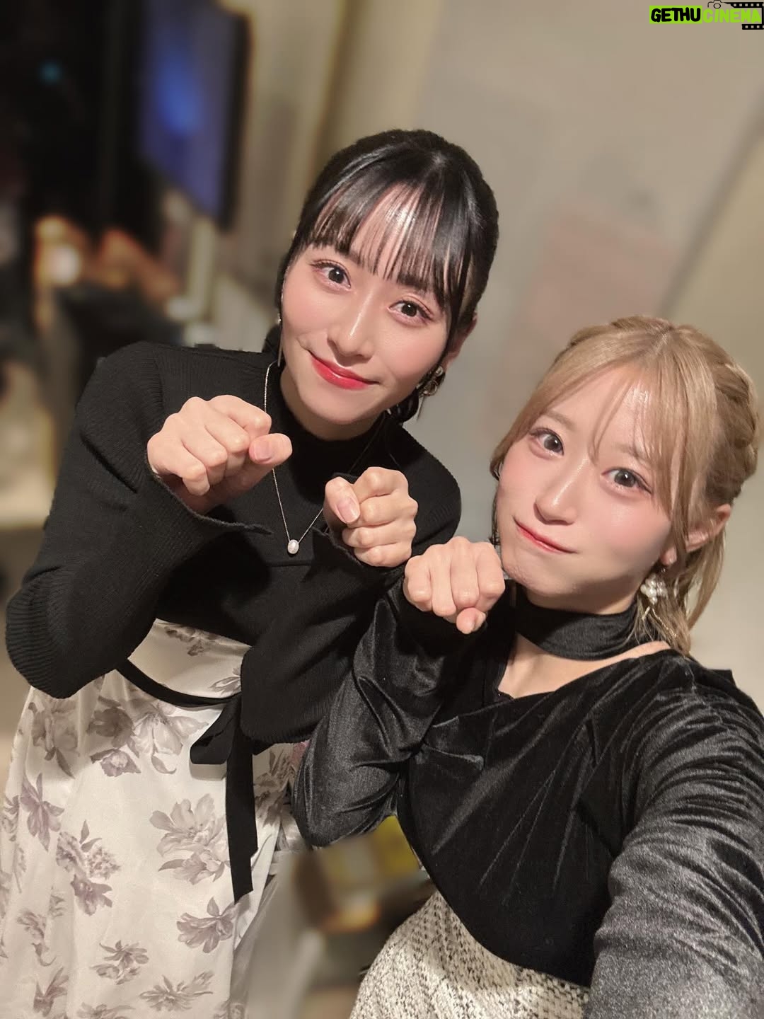 Jonishi Rei - 6.6K Likes - ⠀
ちっひーさん卒コンにゲストとして
出演させていただきました！
ちっひーさん呼んでくださりありがとうございました🐯
⠀
⠀
ちっひーさんは優しくて、どんなボケをしても笑って突っ込んでくださり、ダンスも歌も上手で、尊敬する先輩でもあり
私にとって第二のお姉ちゃんのような存在でした👩🏻
⠀
大好きなちっひーさんの卒業を一緒にお祝いできて
嬉しいです🐯
大大大好きです🐯🐯💛

ドレス姿綺麗すぎました😭✨✨✨✨
13年間本当にお疲れさまです！！！

ありがとうございました🐯

-------

大好きな先輩方、メンバーとも会えて
楽屋も賑やかで
楽しすぎました😸
