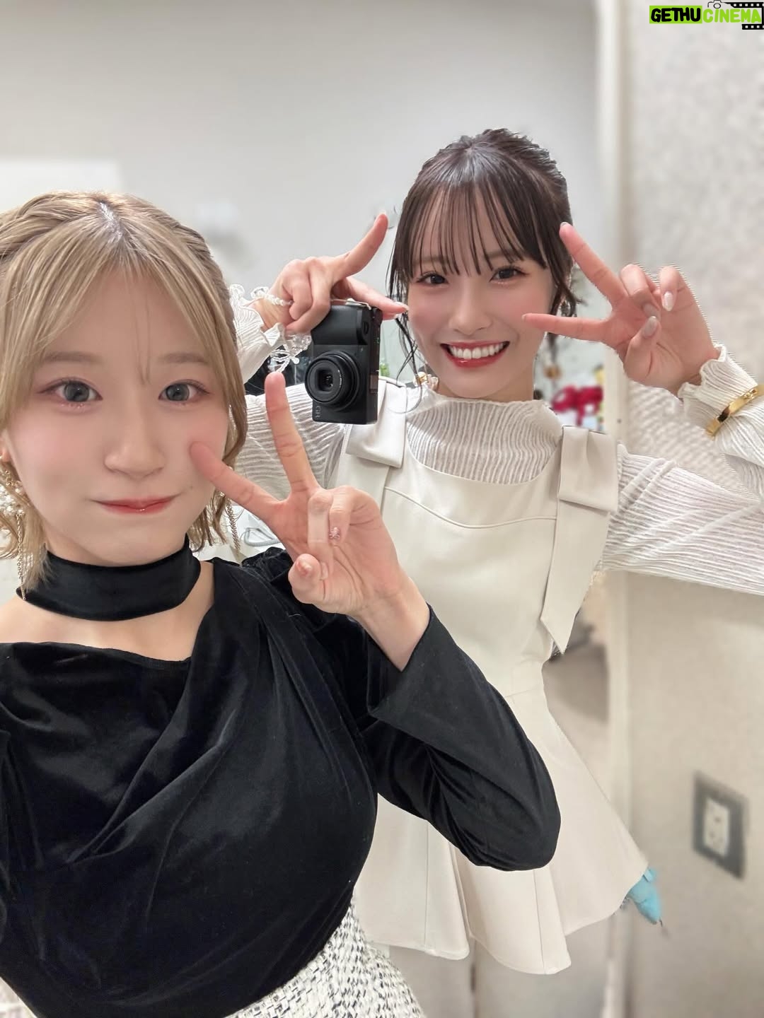 Jonishi Rei - 6.6K Likes - ⠀
ちっひーさん卒コンにゲストとして
出演させていただきました！
ちっひーさん呼んでくださりありがとうございました🐯
⠀
⠀
ちっひーさんは優しくて、どんなボケをしても笑って突っ込んでくださり、ダンスも歌も上手で、尊敬する先輩でもあり
私にとって第二のお姉ちゃんのような存在でした👩🏻
⠀
大好きなちっひーさんの卒業を一緒にお祝いできて
嬉しいです🐯
大大大好きです🐯🐯💛

ドレス姿綺麗すぎました😭✨✨✨✨
13年間本当にお疲れさまです！！！

ありがとうございました🐯

-------

大好きな先輩方、メンバーとも会えて
楽屋も賑やかで
楽しすぎました😸