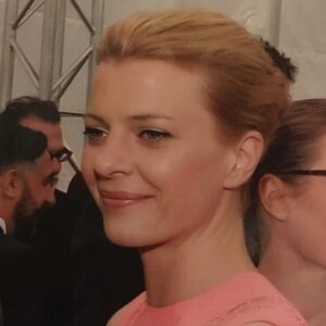 Jördis Triebel Instagram - ✨2016
So far away, yet so close.
The beginning of filming Dark and Babylon Berlin…
series that went on to make history.
Performing on stage in Cologne.
My children were still so small,
and I honestly don’t know how I managed to do it all.
But every single bit of it was worth it.
@darknetflix
@babylonberlinseries
@christianschwochow
@schauspiel.koeln
@schauspielhaushamburg