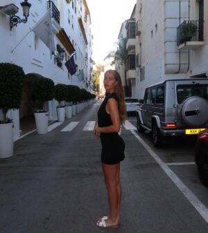 Jordyn Huitema Instagram - out n about