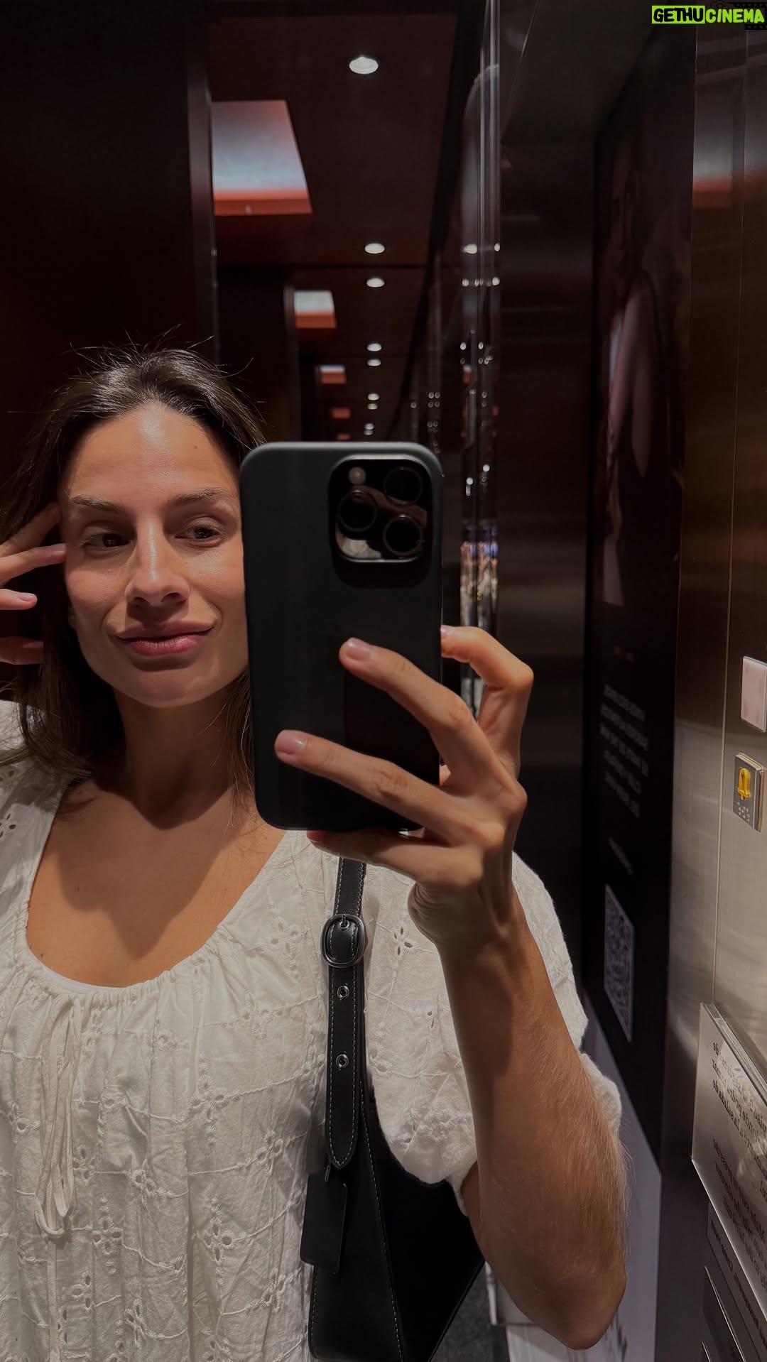 Joselyn Gallardo - 112K Likes - Hasta cuando no les enseñan a ser un poquito más prudentes en casa? 🙄♥️
Ya saben que hacer chiquitines! 
#humor