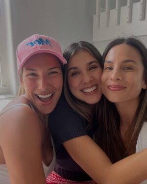 Joselyn Gallardo Instagram - Un viajecito con los que amo♥️
Se recargó el corazón, si. 
Existieron momentos de caos, si. (mi última foto lo expresa)
Pero eso es lo hermoso no?