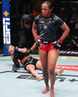 Joselyne Edwards Instagram - Grandioso fin de semana. He trabajado duro para momentos como este; nada ni nadie puede retrasar los planes que Dios tiene para ti. 🙏🏾
Gracias a todos por el apoyo y por enviarme siempre sus buenas vibras.

@danawhite @mickmaynard2 @huntercampbell @ufc 
gracias por la oportunidad. Estoy haciendo lo que amo.

¿Quién sigue? 🔥🧘🏾‍♀️🔥
.
.
.
Amazing weekend. I’ve worked hard for moments like this; nothing and no one can delay the plans God has for you. 🙏🏾
Thank you all for the support and for always sending me your good energy.

@danawhite @mickmaynard2 @huntercampbell @ufc thank you for the opportunity. I’m doing what I love.

Who’s next? 🔥🧘🏾‍♀️🔥