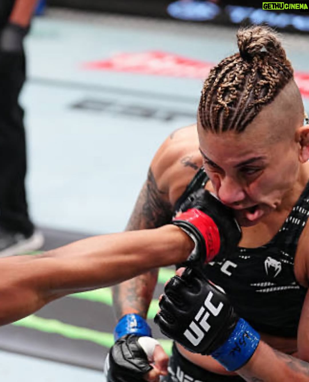 Joselyne Edwards - 7.3K Likes - Grandioso fin de semana. He trabajado duro para momentos como este; nada ni nadie puede retrasar los planes que Dios tiene para ti. 🙏🏾
Gracias a todos por el apoyo y por enviarme siempre sus buenas vibras.

@danawhite @mickmaynard2 @huntercampbell @ufc 
gracias por la oportunidad. Estoy haciendo lo que amo.

¿Quién sigue? 🔥🧘🏾‍♀️🔥
.
.
.
Amazing weekend. I’ve worked hard for moments like this; nothing and no one can delay the plans God has for you. 🙏🏾
Thank you all for the support and for always sending me your good energy.

@danawhite @mickmaynard2 @huntercampbell @ufc thank you for the opportunity. I’m doing what I love.

Who’s next? 🔥🧘🏾‍♀️🔥