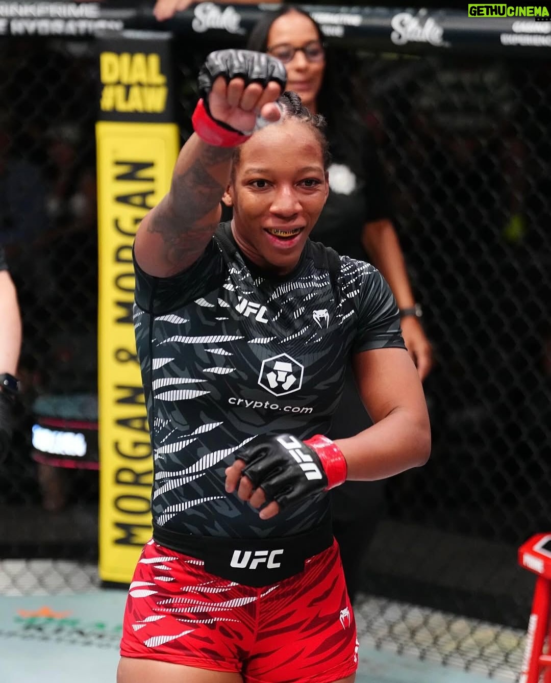 Joselyne Edwards - 7.3K Likes - Grandioso fin de semana. He trabajado duro para momentos como este; nada ni nadie puede retrasar los planes que Dios tiene para ti. 🙏🏾
Gracias a todos por el apoyo y por enviarme siempre sus buenas vibras.

@danawhite @mickmaynard2 @huntercampbell @ufc 
gracias por la oportunidad. Estoy haciendo lo que amo.

¿Quién sigue? 🔥🧘🏾‍♀️🔥
.
.
.
Amazing weekend. I’ve worked hard for moments like this; nothing and no one can delay the plans God has for you. 🙏🏾
Thank you all for the support and for always sending me your good energy.

@danawhite @mickmaynard2 @huntercampbell @ufc thank you for the opportunity. I’m doing what I love.

Who’s next? 🔥🧘🏾‍♀️🔥